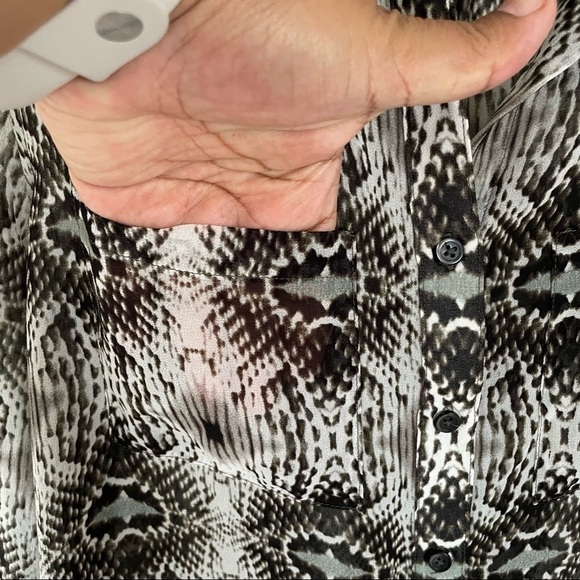 Joe Fresh Women’s Sheer Long Sleeves Snake Skin Print Blouse Black/ Grey  Small - Picture 6 of 7